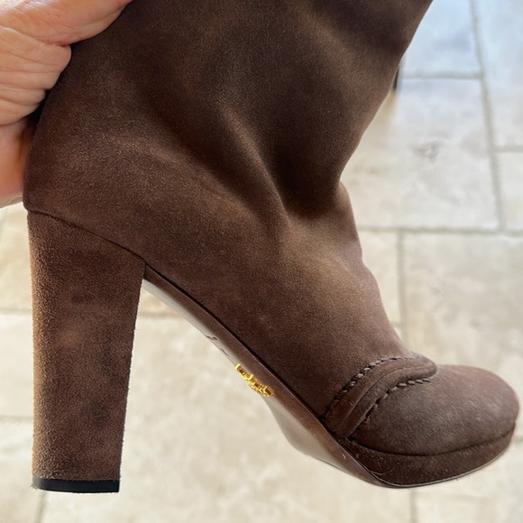 Prada suede 4 inch heel boot with piping - Picture 5 of 9
